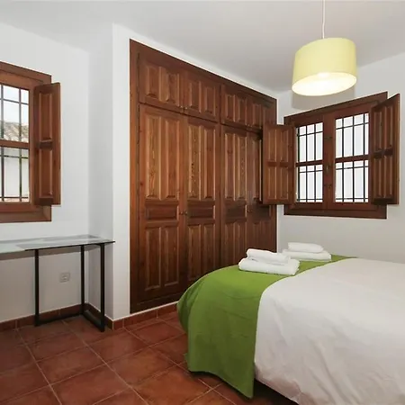 Apartment Socram Eshavira Suites *